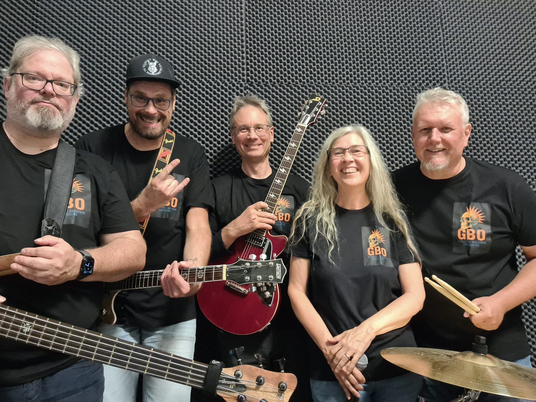 Offene Bühne am Badehaisel mit GBO – Geriatric Backpain Orchestra